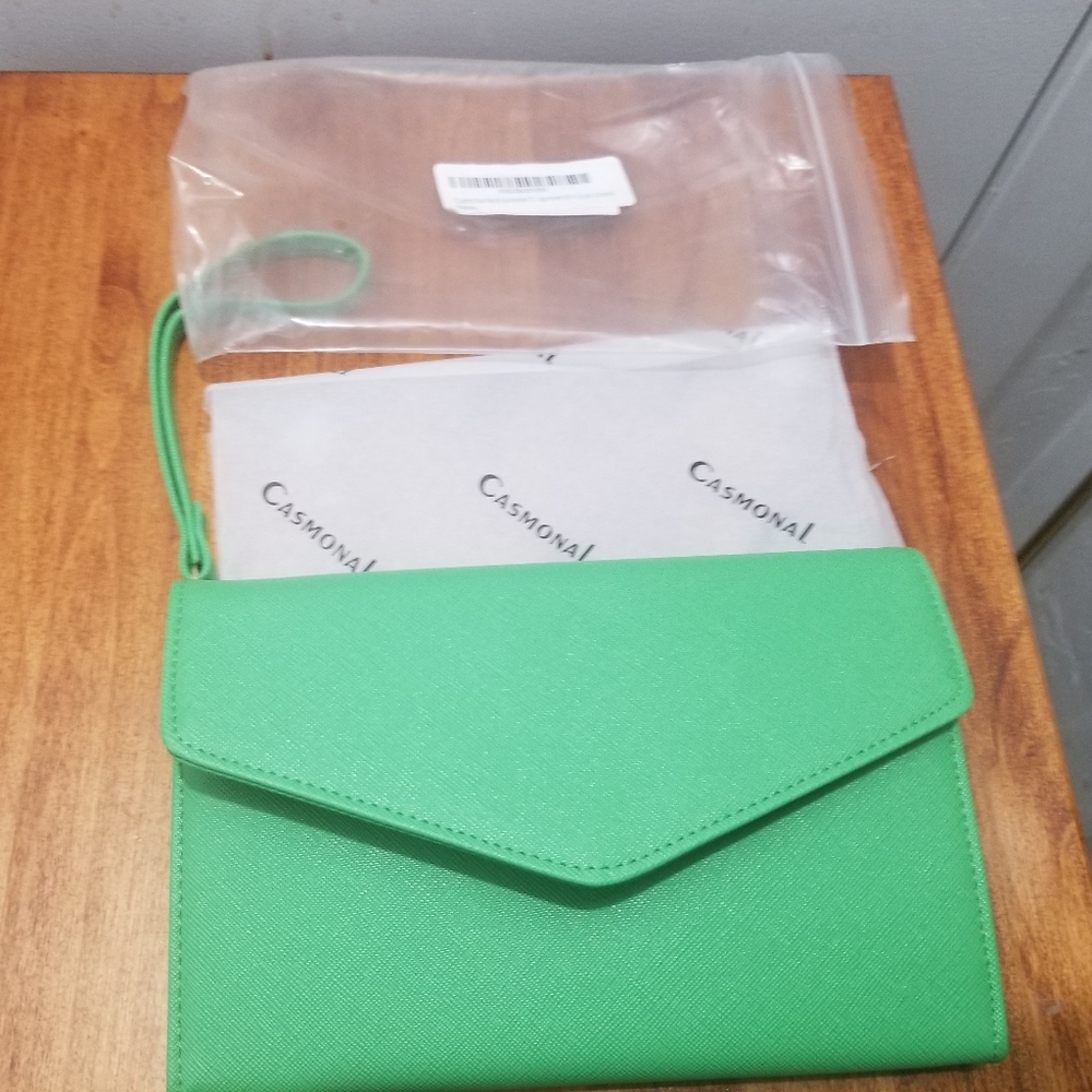 Casmonal Green Wristlet organizer NWT